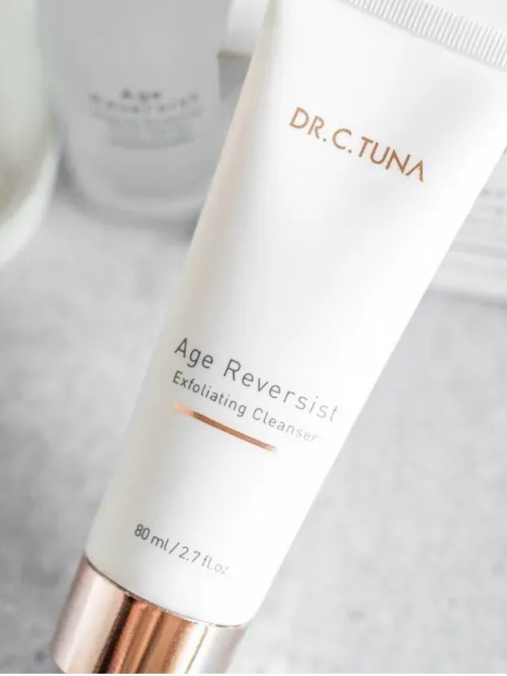 Farmasi Age Reversist Exfoliating Cleanser — White & Rose Gold